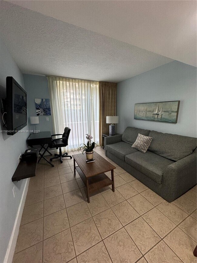 Building Photo - 2951 S Bayshore Dr