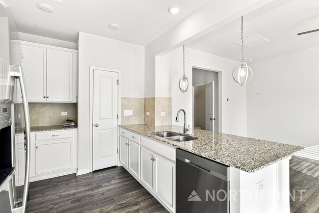 Building Photo - 3740 Yorkshire Pl