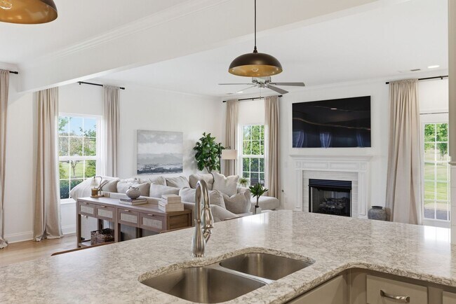 Building Photo - Luxury Executive Living in Sought-After Franklin Community