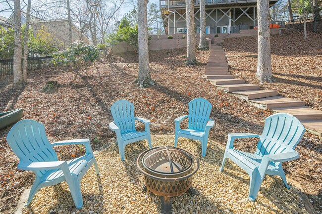 Building Photo - 117 Lakeview Cir