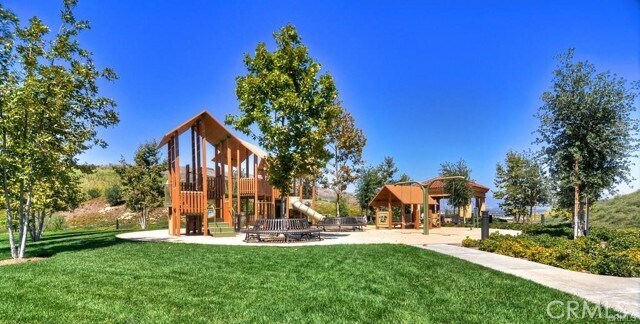 Building Photo - 99 Bianco