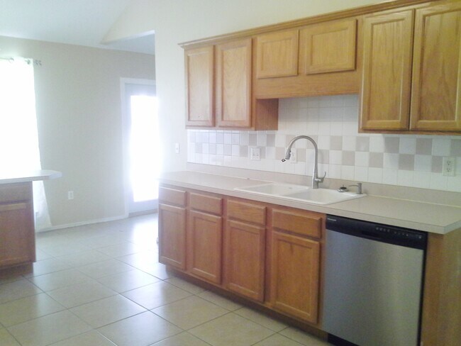 Building Photo - 369 Riverchase Blvd