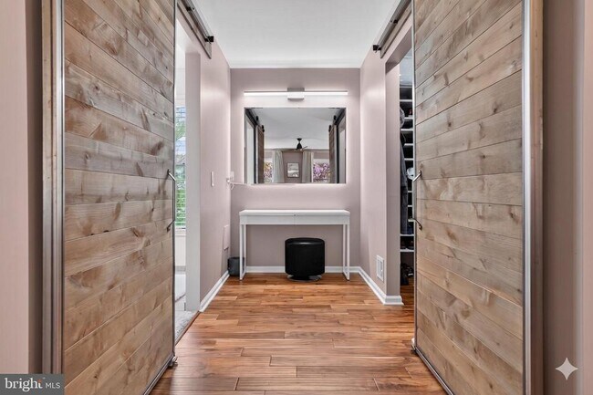 Building Photo - 2208 Halter Ln
