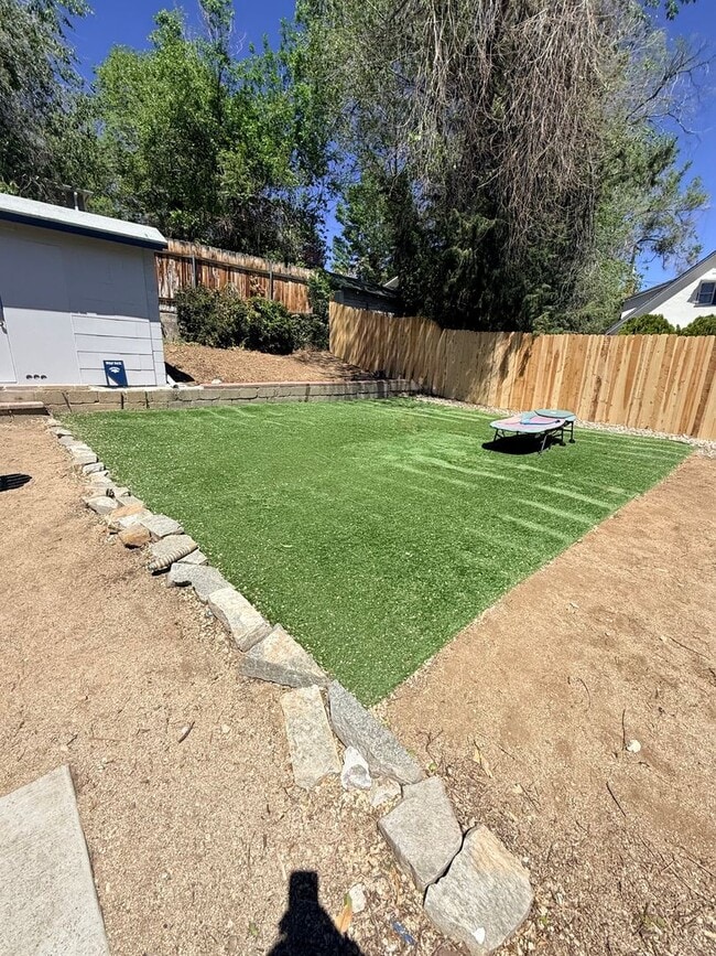 Building Photo - Buena Vista Ave