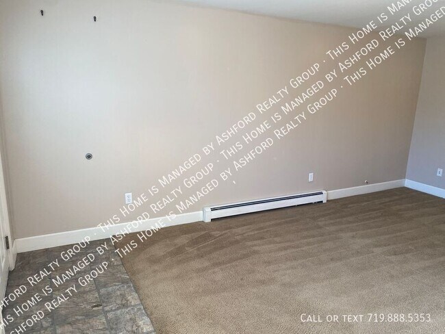 Building Photo - 511 1/2 Swope Ave-