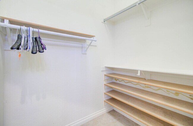 Building Photo - 1833 W Periwinkle Way