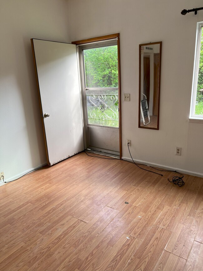 2nd entry - 13206 31st Ave S