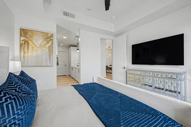 Building Photo - 7300 E Earll Dr