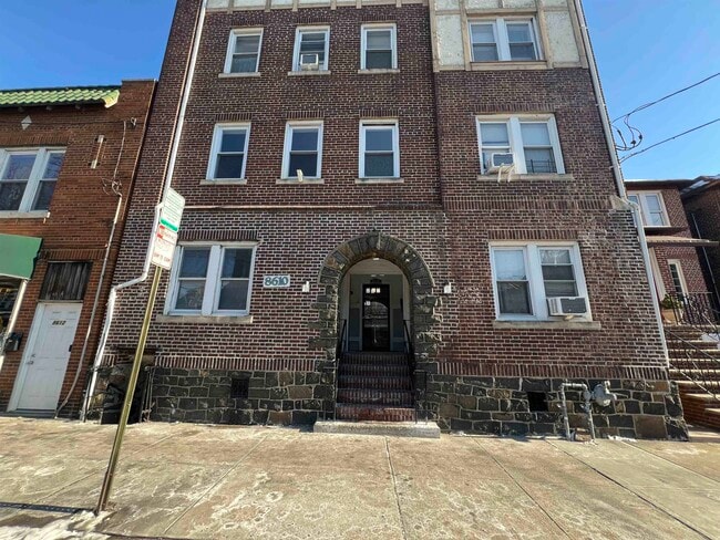 Building Photo - 8610 John F. Kennedy Blvd