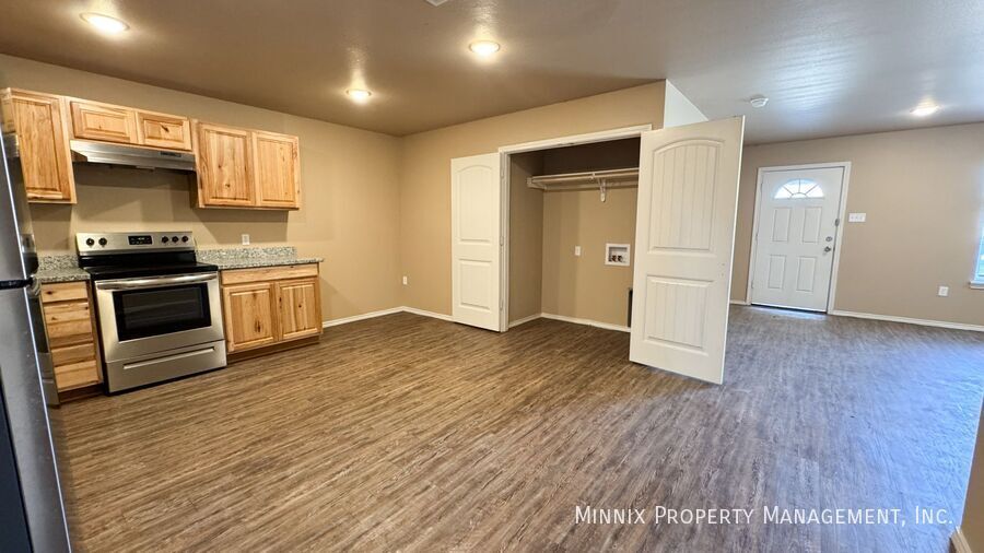 Building Photo - 2413 N Ave O