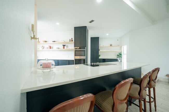 Building Photo - 1502 White Tail Ln