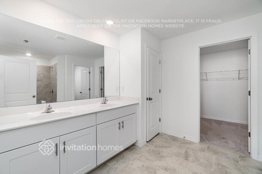 Building Photo - 4211 Palatina Way