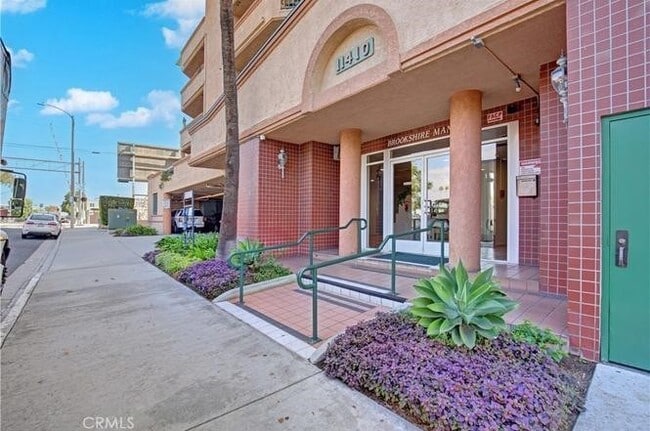 Building Photo - 11410 Brookshire Ave