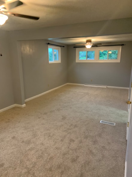 Building Photo - 8852 Rue Helena St NE