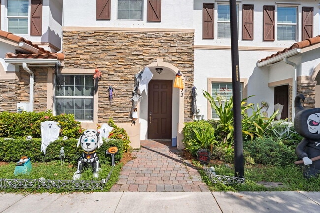 Building Photo - 5313 Ashley River Rd