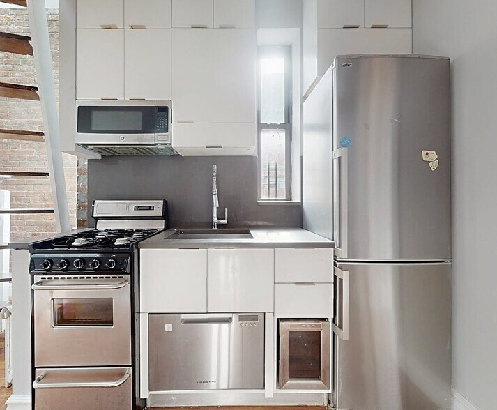 Building Photo - East 25th Street