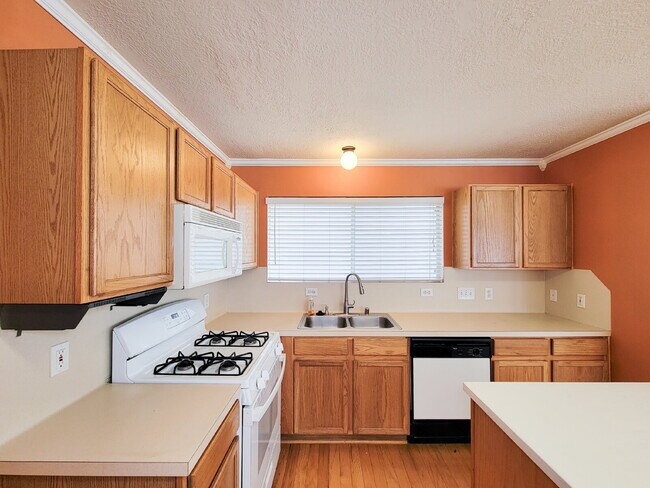 Building Photo - 3 Bed Single-Family Home in Parkside At Perry 77070