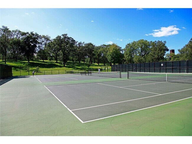 Building Photo - 1425 W 28th St