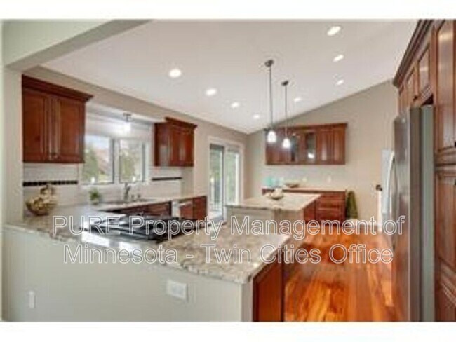 Building Photo - 9994 Dunberry Cir