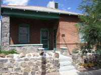 Building Photo - 425 E 8th St