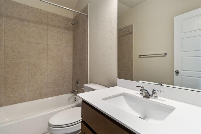 Building Photo - 137 Gray Wolf Dr