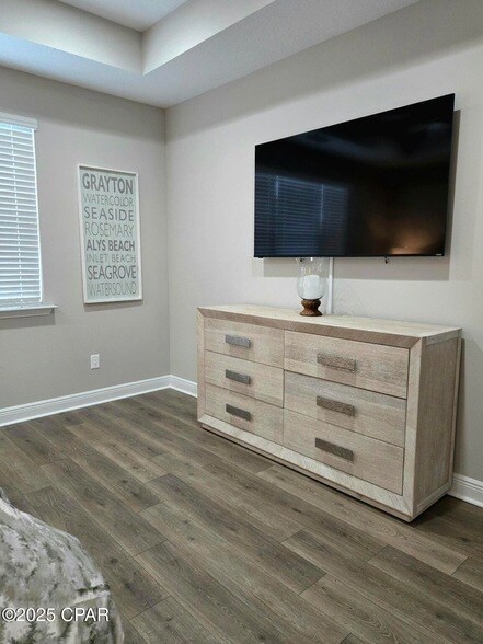 Building Photo - 8645 Weekend Dr