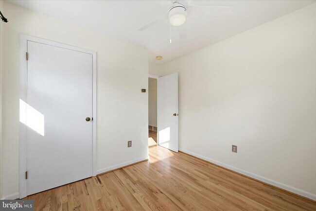 Building Photo - 311 S Buckmarsh St
