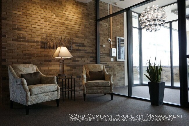 Building Photo - 207 5th Ave SW