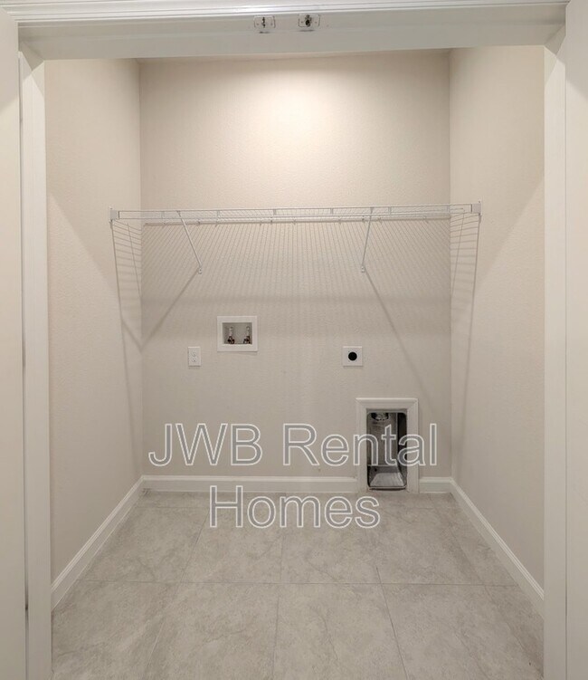 Building Photo - 1411 Tan Tara Trl