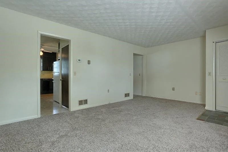 Building Photo - 451 W Main Ave