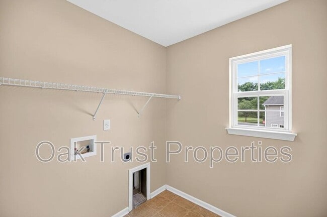 Building Photo - 7018 Bellflower Ln
