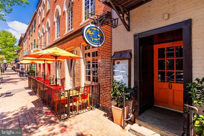 Building Photo - 705 Lyles Ln