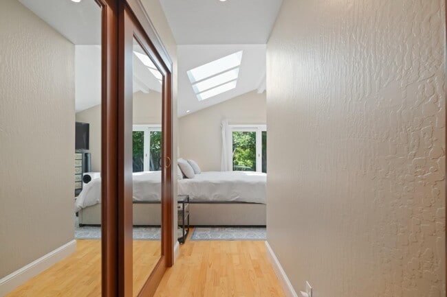 Building Photo - 3172 Morris Dr