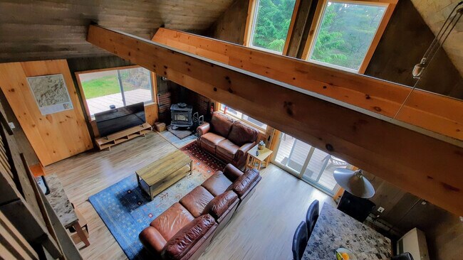 Building Photo - 157 Slalom Ln