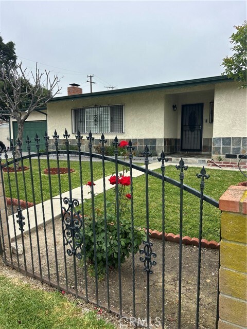 Building Photo - 1404 Dawley Ave