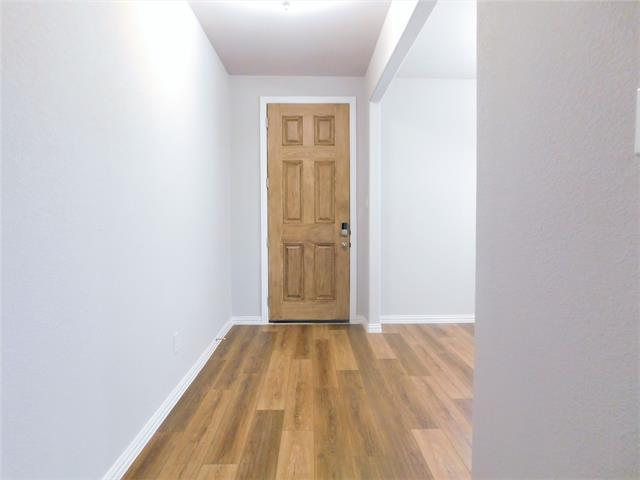 Building Photo - 3023 Cliffview Dr