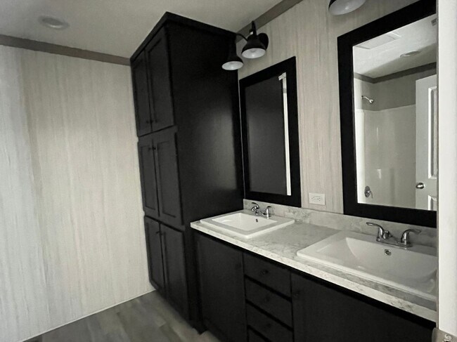 Building Photo - 5417 Regay Ct