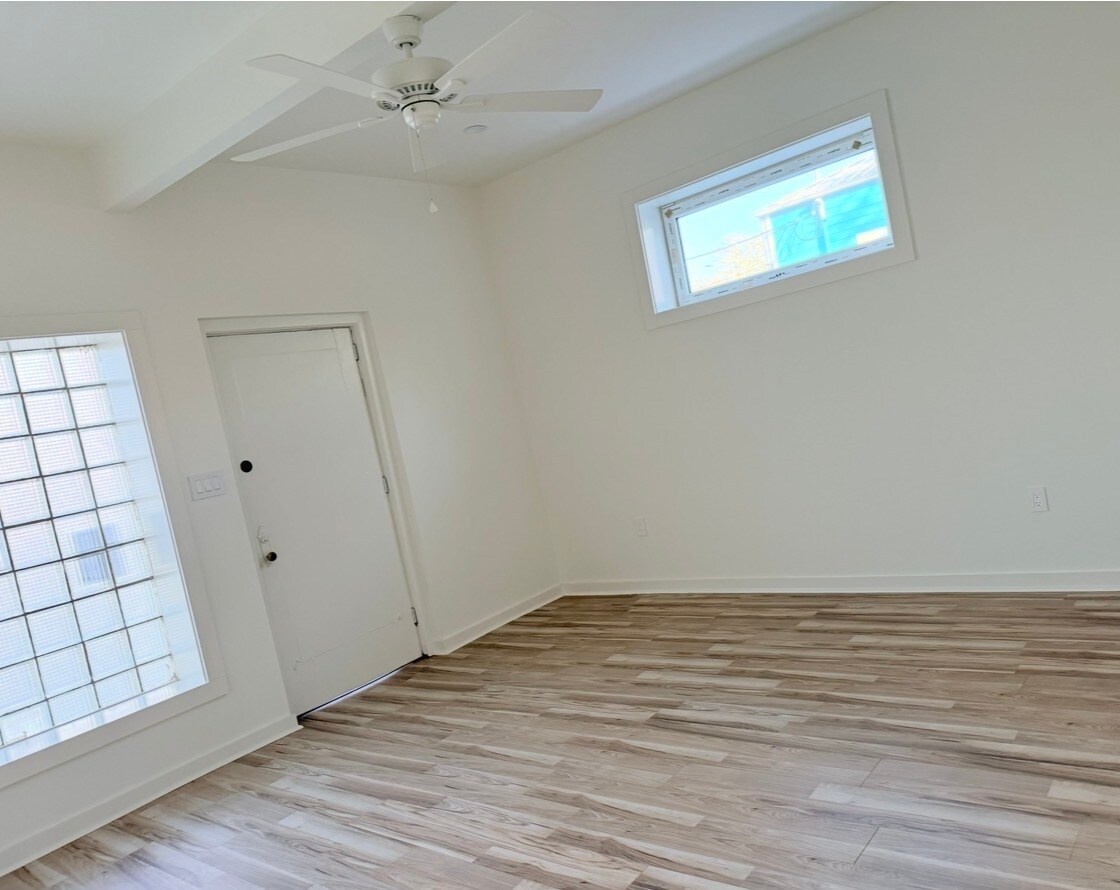 Building Photo - 3012 Castiglione St