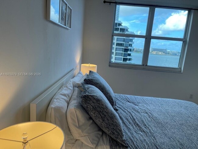 Building Photo - 770 Claughton Island Dr