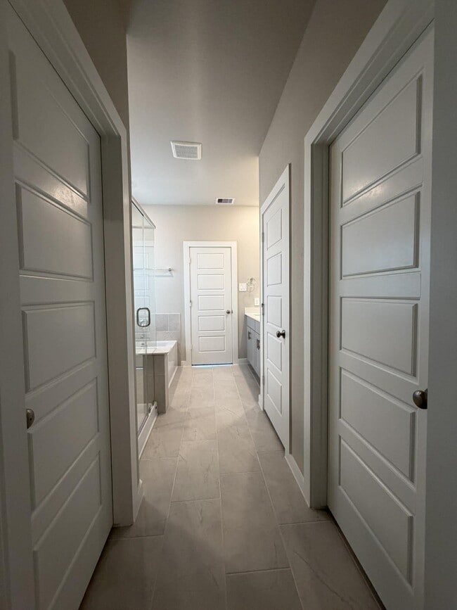 Building Photo - 2527 Gray Gale Ct