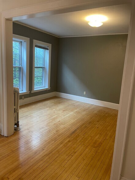 Building Photo - 1228 E Brady St