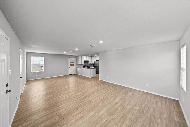 Building Photo - Welcome to Your New Home! Enjoy FREE RENT! Ask Us How!!