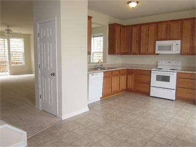 Building Photo - 2461 N Berkshire Rd