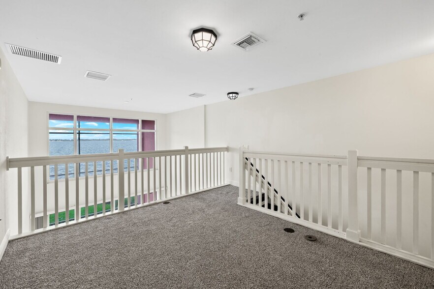 Building Photo - 2745 1st St