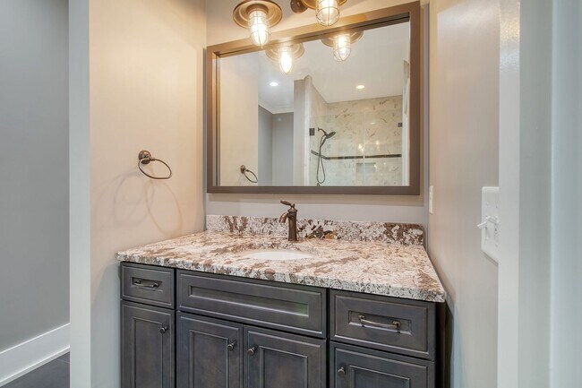 Building Photo - 4 Bedroom 4.5 Bath Home in Dunes West - Mt...