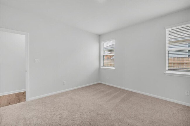 Building Photo - 2412 Ekvall Dr