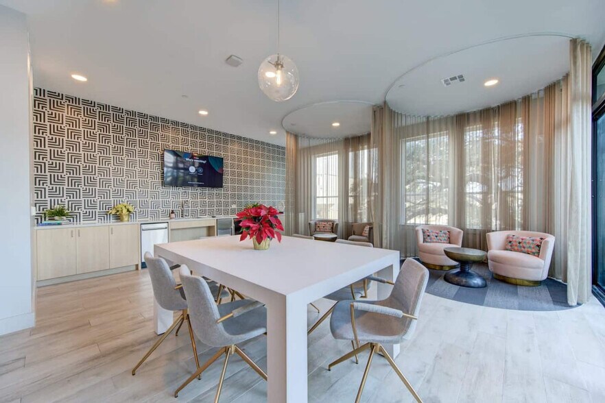 Building Photo - 1111 Shepherd Dr