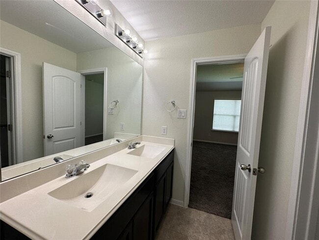 Building Photo - 12121 City Trek Ln