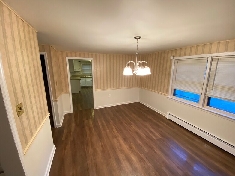 Building Photo - 341 Cherry Quay Rd