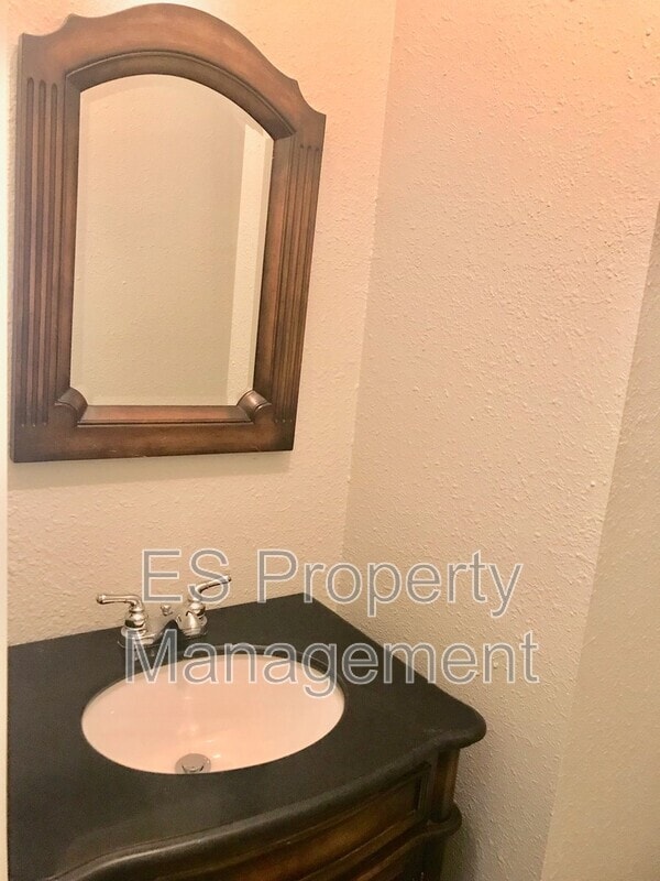 Building Photo - 4481 Redcliff N Ln